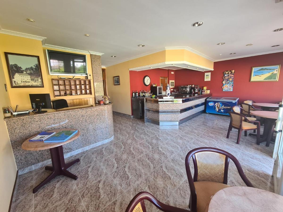 Готель Hostal Playa Atlantica Louro Екстер'єр фото