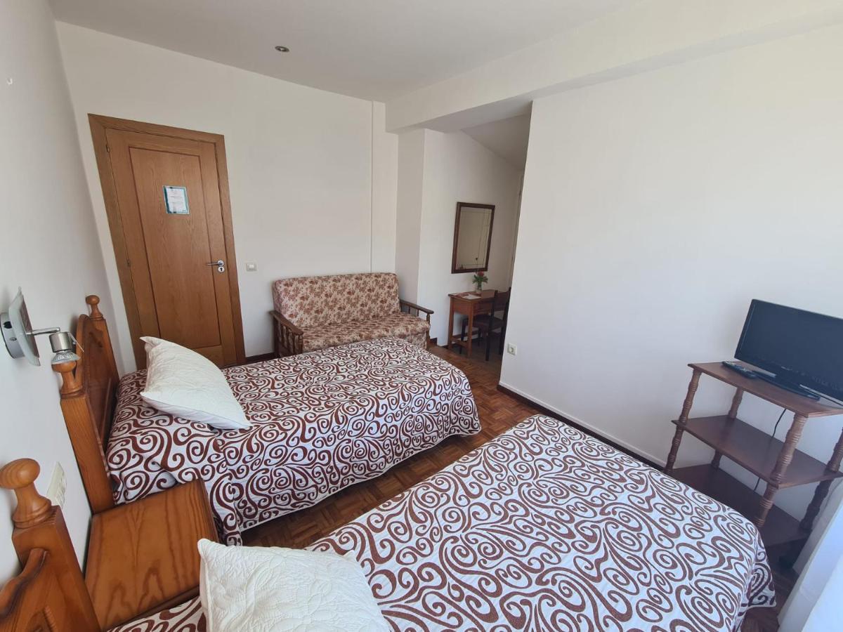 Готель Hostal Playa Atlantica Louro Екстер'єр фото