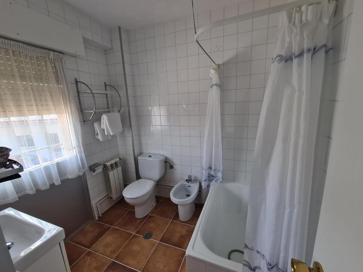 Готель Hostal Playa Atlantica Louro Екстер'єр фото