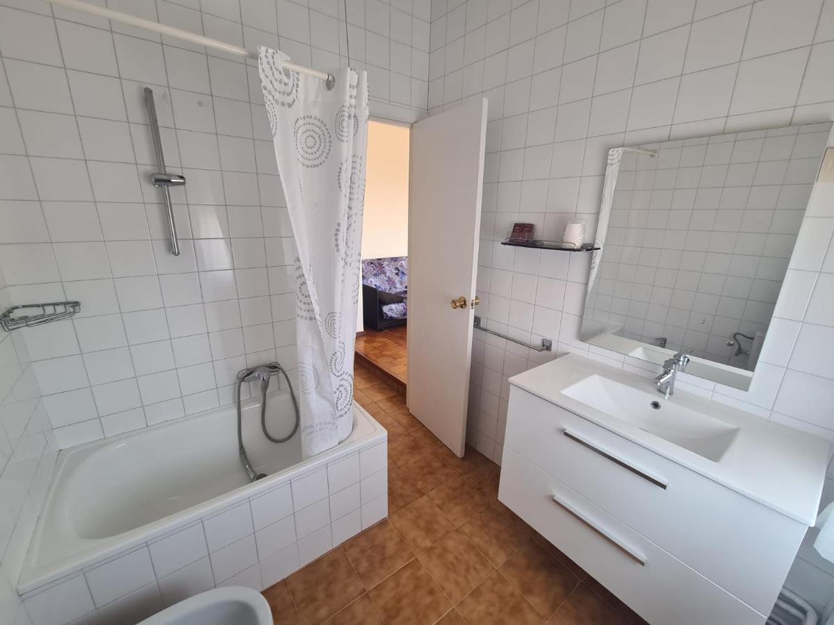 Готель Hostal Playa Atlantica Louro Екстер'єр фото