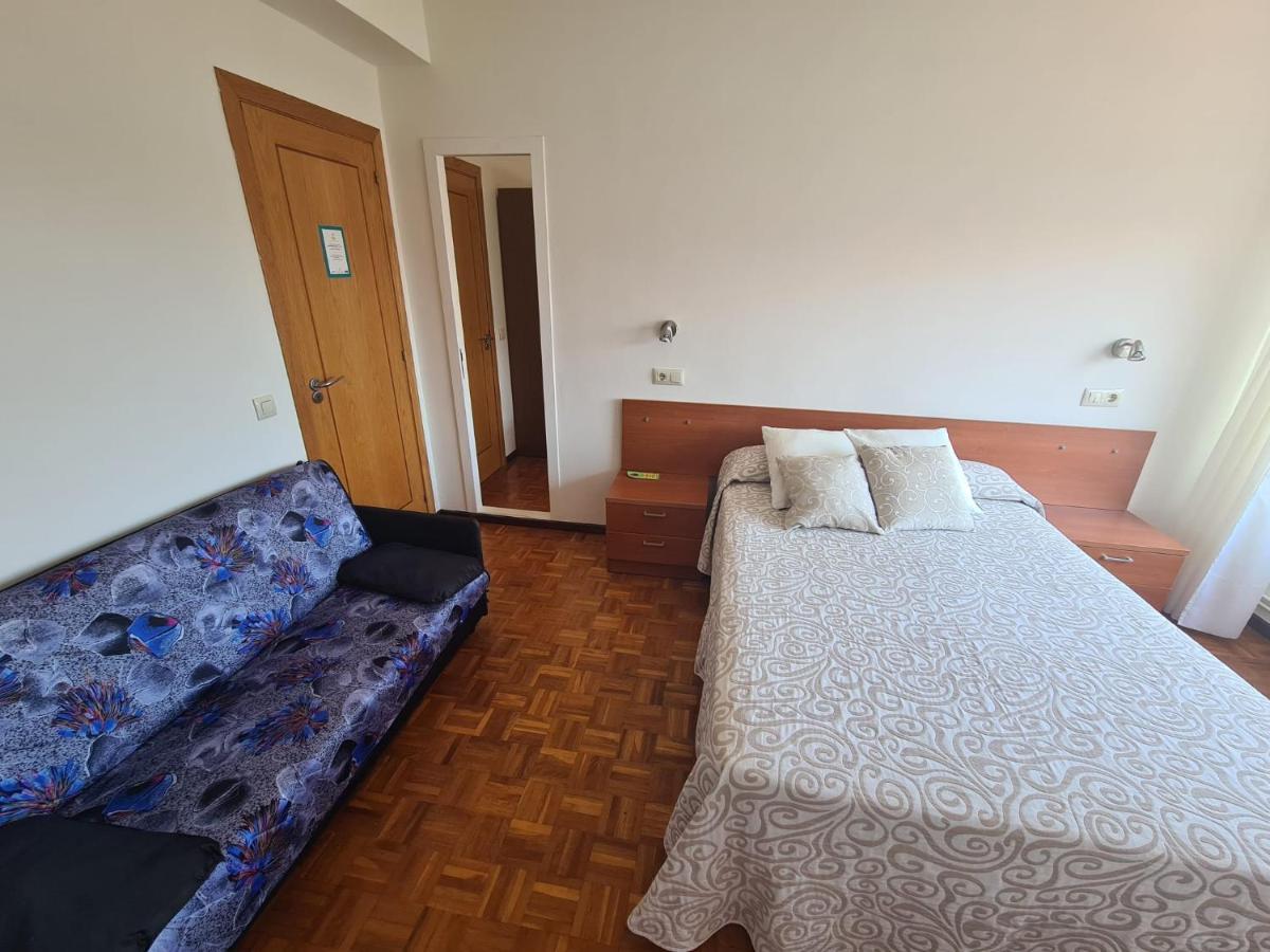 Готель Hostal Playa Atlantica Louro Екстер'єр фото