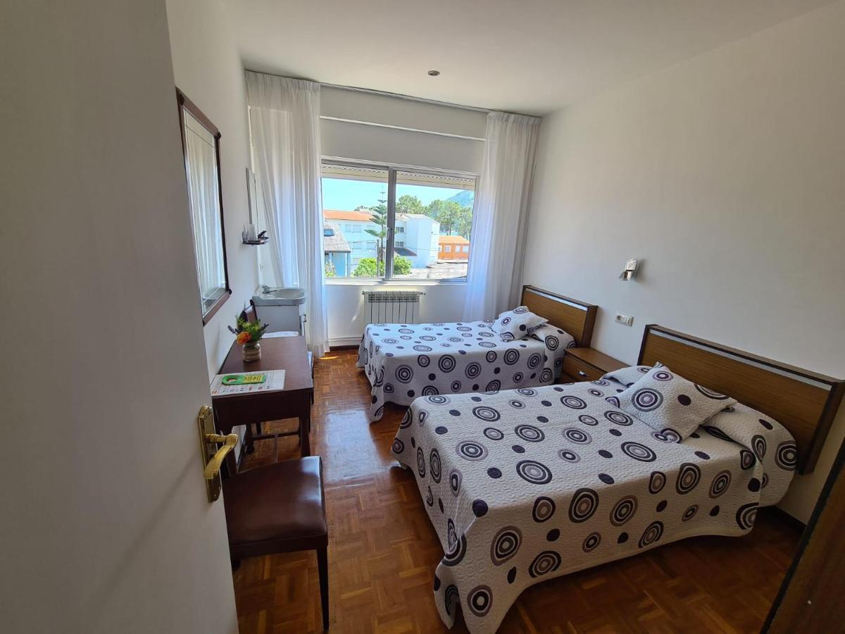 Готель Hostal Playa Atlantica Louro Екстер'єр фото