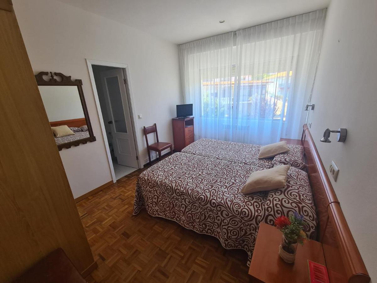 Готель Hostal Playa Atlantica Louro Екстер'єр фото